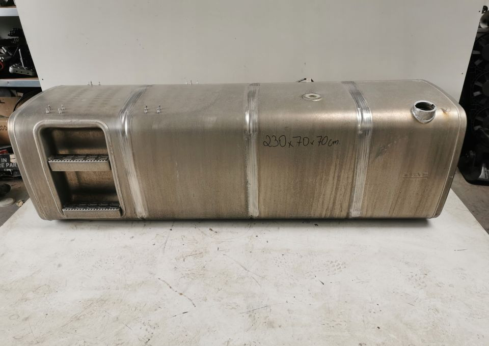 ZBIORNIK PALIWA DAF XF E6. 995L 230X70X70 - Fuel tank: picture 1 ZBIORNIK PALIWA DAF XF E6. 995L 230X70X70 - Fuel tank: picture 1