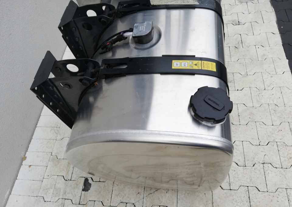 ZBIORNIK PALIWA VOLVO FH4 GAMA RANGE T 365L - Fuel tank: picture 4 ZBIORNIK PALIWA VOLVO FH4 GAMA RANGE T 365L - Fuel tank: picture 4