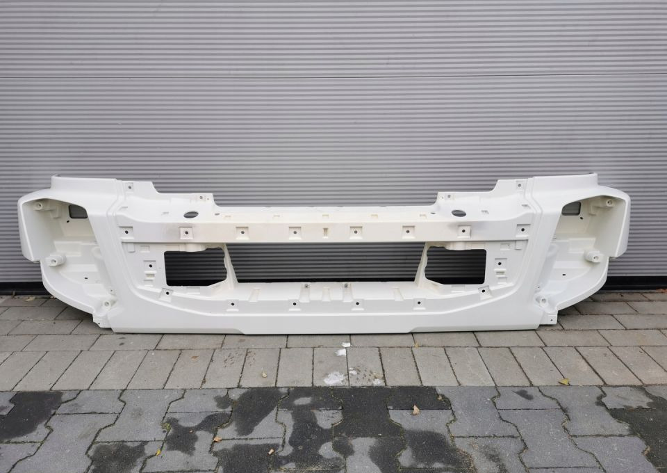 ZDERZAK VOLVO FL E6 NOWY ORYGINAŁ 82639926 - Bumper: picture 1 ZDERZAK VOLVO FL E6 NOWY ORYGINAŁ 82639926 - Bumper: picture 1