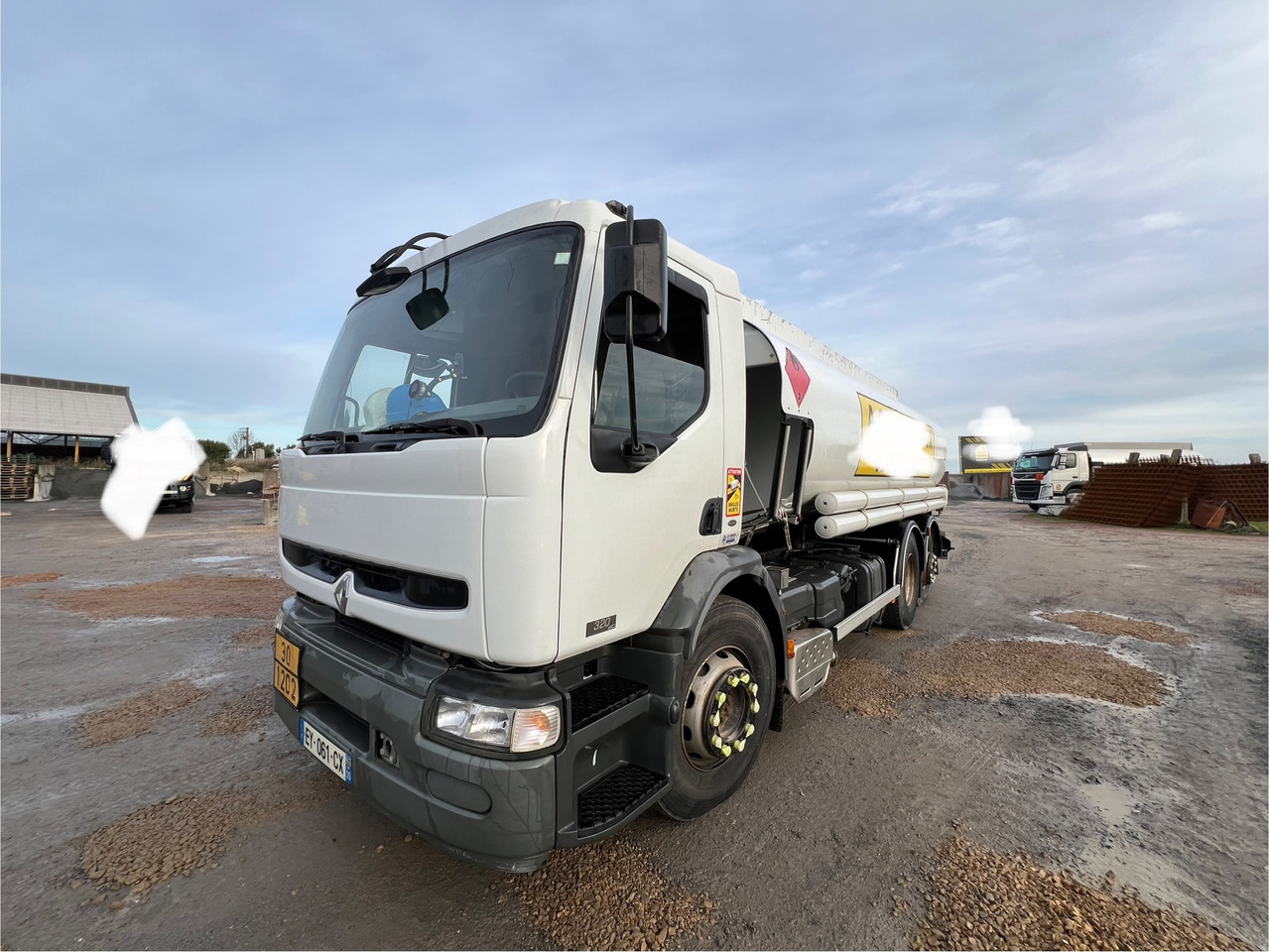 Premium 320 DCi - Tanker truck: picture 1 Premium 320 DCi - Tanker truck: picture 1