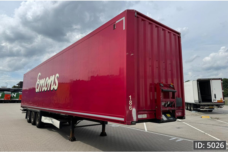 Krone SD / Disk brakes / Double stock - Closed box semi-trailer: picture 4 Krone SD / Disk brakes / Double stock - Closed box semi-trailer: picture 4