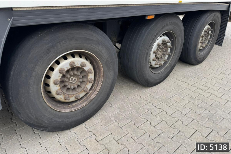 Refrigerator semi-trailer Krone SD / Disk brakes / Palletbox / Vector 1550: picture 6 Refrigerator semi-trailer Krone SD / Disk brakes / Palletbox / Vector 1550: picture 6