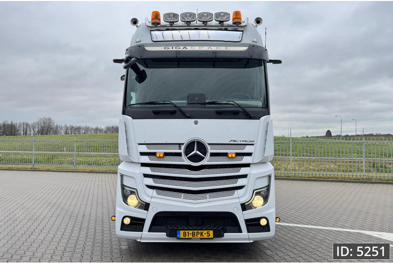 Mercedes-Benz Actros 1845 GigaSpace, Euro 6, / Standklima / 2 Tanks / Gigaspace / Mirrorcam - Tractor unit: picture 5 Mercedes-Benz Actros 1845 GigaSpace, Euro 6, / Standklima / 2 Tanks / Gigaspace / Mirrorcam - Tractor unit: picture 5