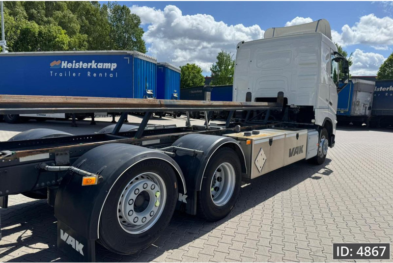 Volvo FH 500 Globetrotter, Euro 6, / 6x2 / Hydraulic body / frame 7.4 m / Tail lift - Container transporter/ Swap body truck: picture 4 Volvo FH 500 Globetrotter, Euro 6, / 6x2 / Hydraulic body / frame 7.4 m / Tail lift - Container transporter/ Swap body truck: picture 4