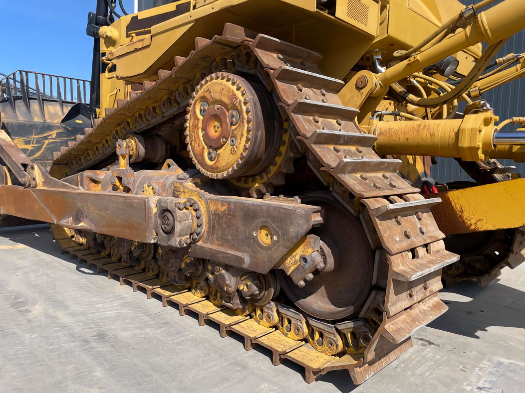 CAT Bulldozer D9R Click for Discount - Bulldozer: picture 4 CAT Bulldozer D9R Click for Discount - Bulldozer: picture 4