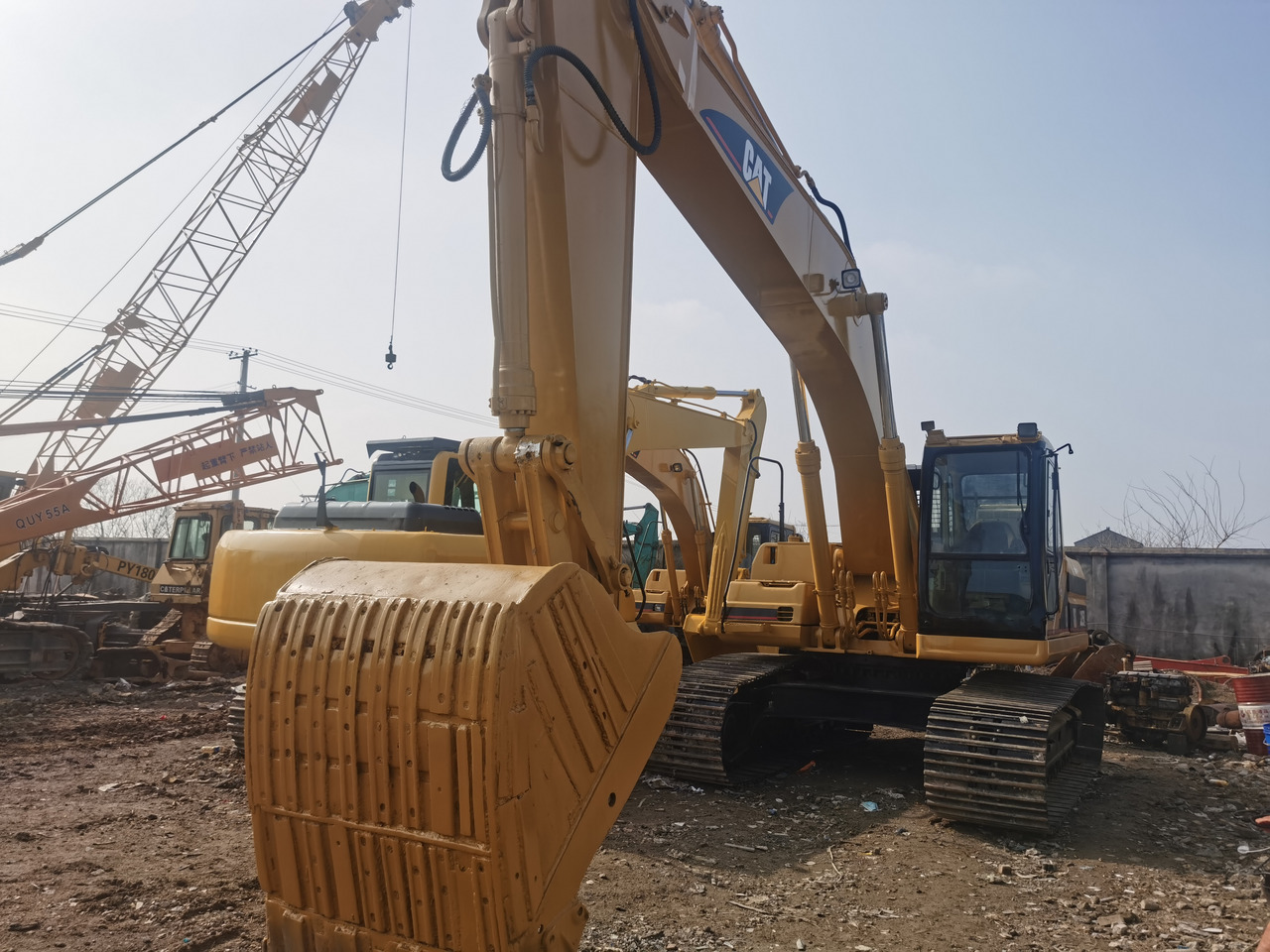 CATERPILLAR 325B - Crawler excavator: picture 1 CATERPILLAR 325B - Crawler excavator: picture 1