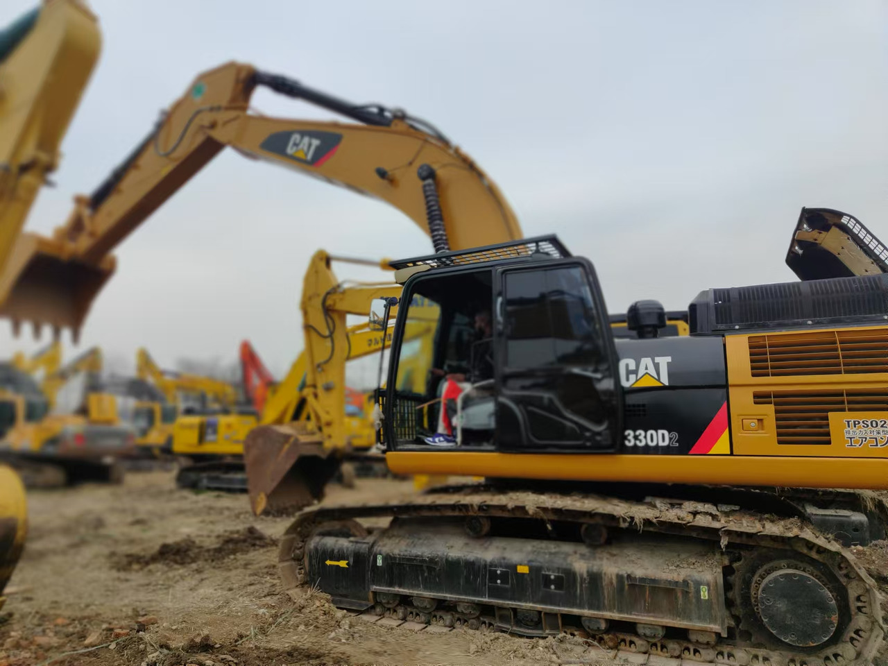 CATERPILLAR 330D - Crawler excavator: picture 2 CATERPILLAR 330D - Crawler excavator: picture 2
