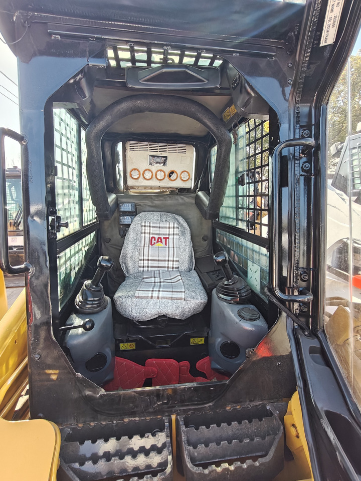 CATERPILLAR Skid Steer Loader 226B Click for Discount - Skid steer loader: picture 2 CATERPILLAR Skid Steer Loader 226B Click for Discount - Skid steer loader: picture 2