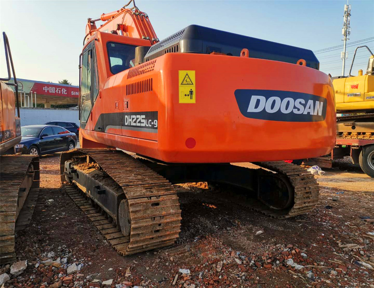 DOOSAN Crawler Excavator DH225 Click Here for Discount - Crawler excavator: picture 5 DOOSAN Crawler Excavator DH225 Click Here for Discount - Crawler excavator: picture 5