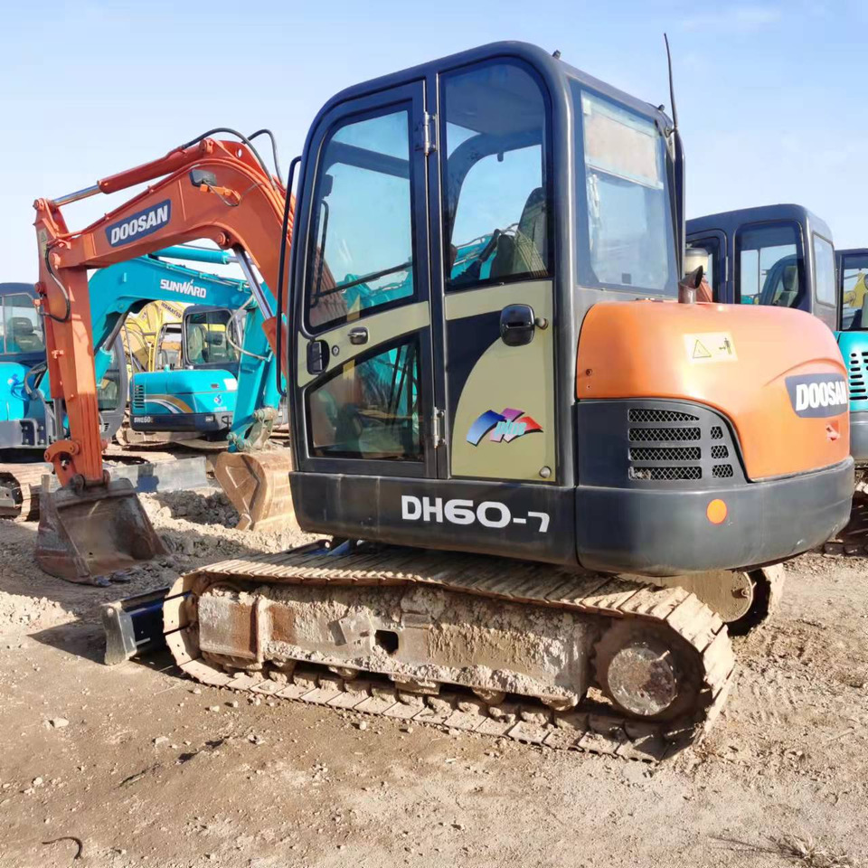 DOOSAN DH60-7 - Crawler excavator: picture 2 DOOSAN DH60-7 - Crawler excavator: picture 2