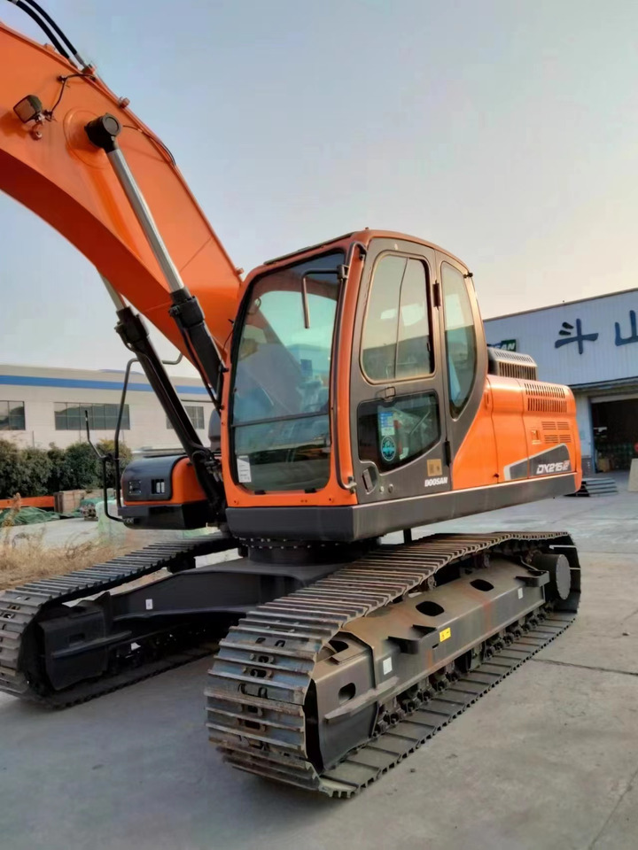 DOOSAN DX225LC-9 - Crawler excavator: picture 3 DOOSAN DX225LC-9 - Crawler excavator: picture 3