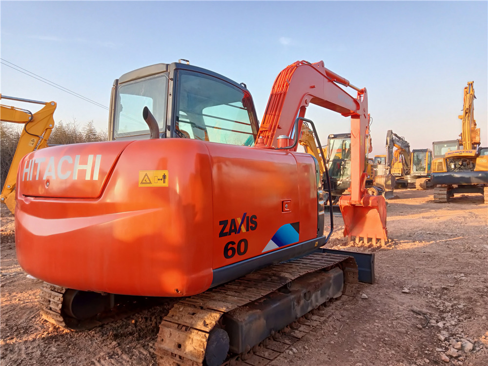 HITACHI ZX60 - Crawler excavator: picture 4 HITACHI ZX60 - Crawler excavator: picture 4