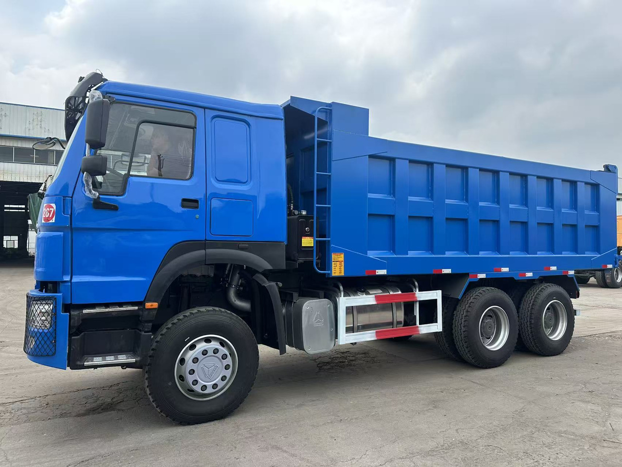 HOWO 371HP Dump Truck 6x4 Click Here for Discount - Tipper: picture 2 HOWO 371HP Dump Truck 6x4 Click Here for Discount - Tipper: picture 2