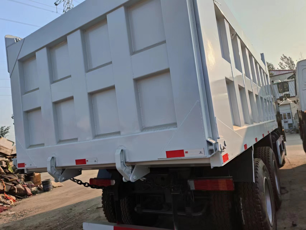 Tipper HOWO 375Dump　Truck　Right-Hand Drive: picture 6