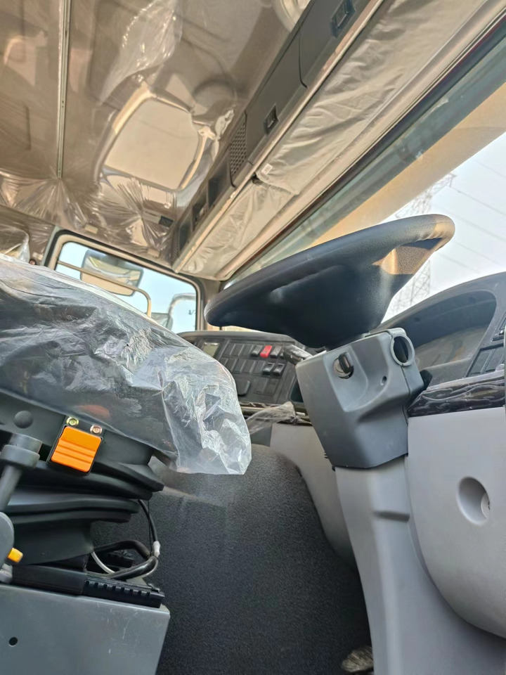 Tipper HOWO 375Dump　Truck　Right-Hand Drive: picture 9