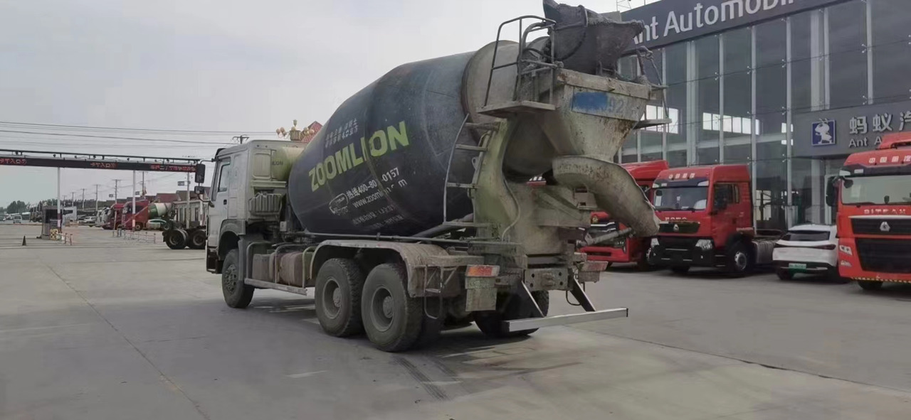 HOWO 6*4 Cement Mixer Truck - Concrete mixer truck: picture 3 HOWO 6*4 Cement Mixer Truck - Concrete mixer truck: picture 3