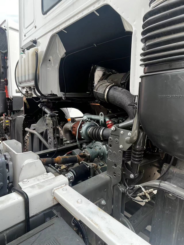 HOWO Cement Mixer Truck 12cube Click Here for Discount - Concrete mixer truck: picture 2 HOWO Cement Mixer Truck 12cube Click Here for Discount - Concrete mixer truck: picture 2