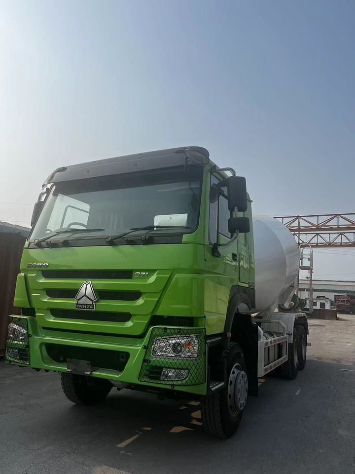 HOWO Cement Mixer Truck 6*4 - Concrete mixer truck: picture 1 HOWO Cement Mixer Truck 6*4 - Concrete mixer truck: picture 1