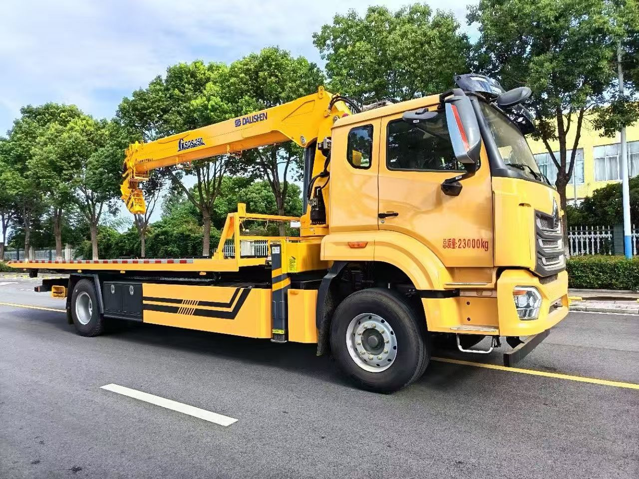 HOWO H77L 4x2 Tow Truck Click for Discount - Tow truck: picture 2 HOWO H77L 4x2 Tow Truck Click for Discount - Tow truck: picture 2