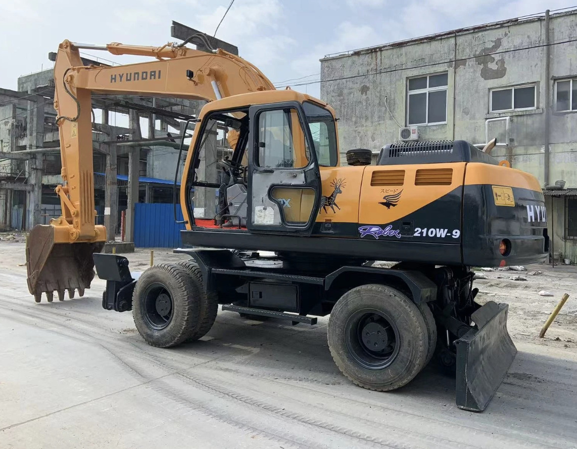 HYUNDAI R210W-9 - Crawler excavator: picture 1 HYUNDAI R210W-9 - Crawler excavator: picture 1