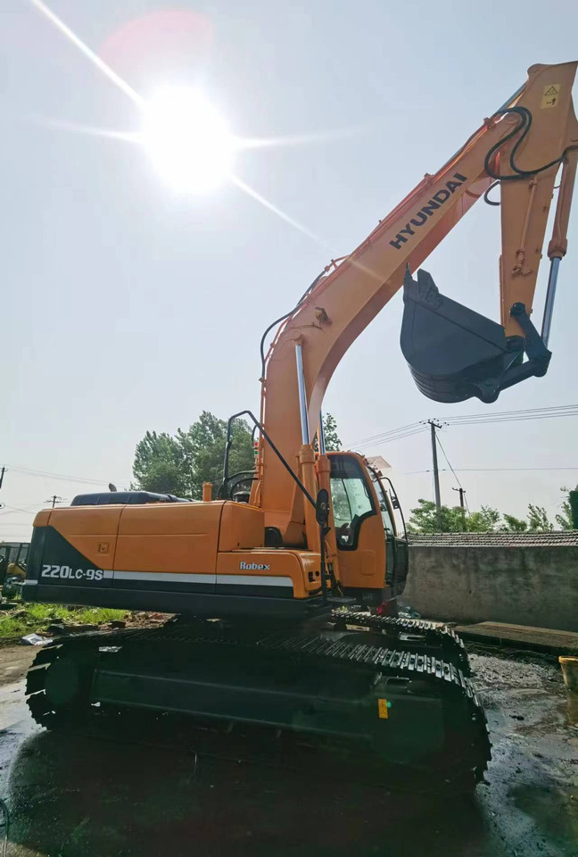 HYUNDAI R220-9S - Crawler excavator: picture 5 HYUNDAI R220-9S - Crawler excavator: picture 5
