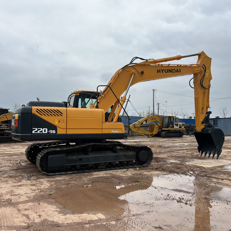 HYUNDAI R220-9S - Crawler excavator: picture 4 HYUNDAI R220-9S - Crawler excavator: picture 4