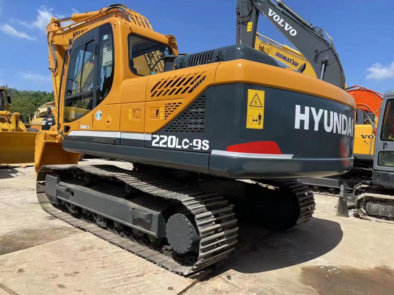 HYUNDAI R220-9S - Crawler excavator: picture 1 HYUNDAI R220-9S - Crawler excavator: picture 1