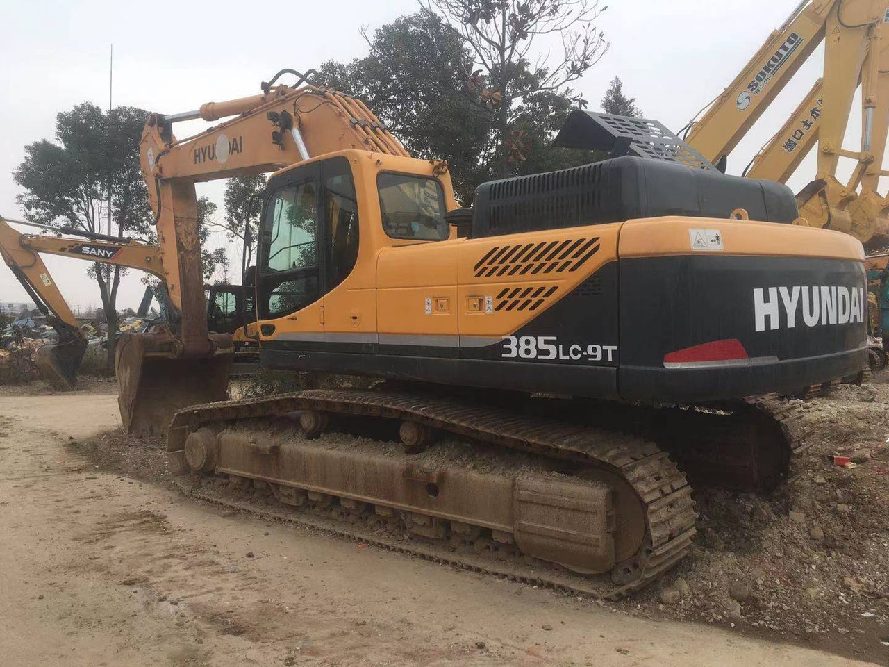 HYUNDAI R385 - Wheel excavator: picture 1 HYUNDAI R385 - Wheel excavator: picture 1