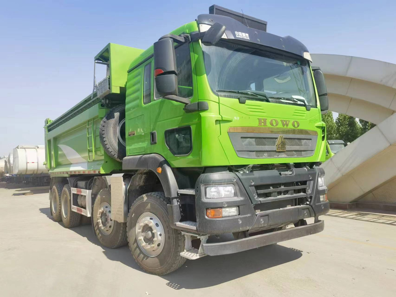 Howo Dump Truck TX 400HP Click for Discount - Curtain side truck: picture 4 Howo Dump Truck TX 400HP Click for Discount - Curtain side truck: picture 4