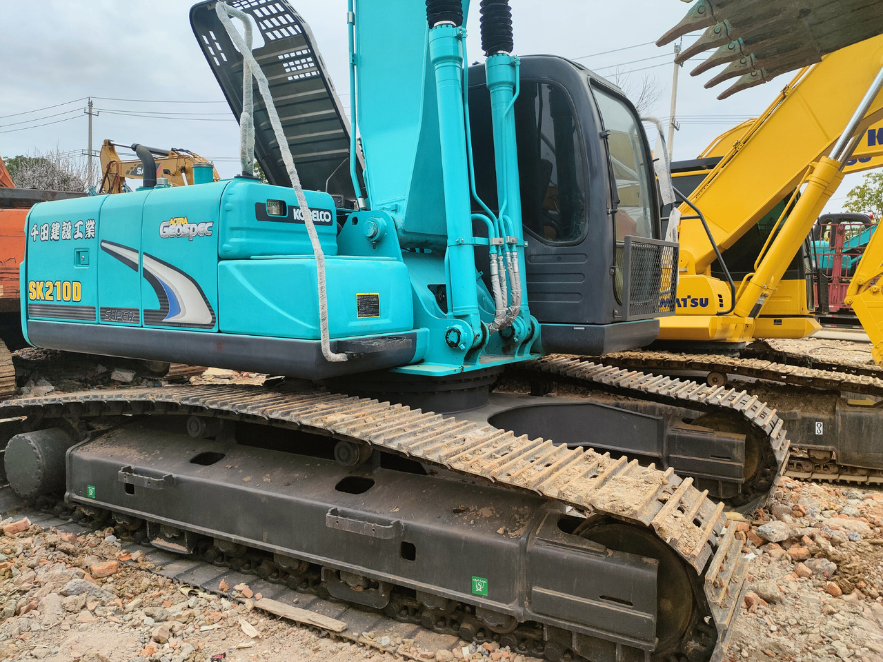 KOBELCO SK210D - Crawler excavator: picture 5 KOBELCO SK210D - Crawler excavator: picture 5