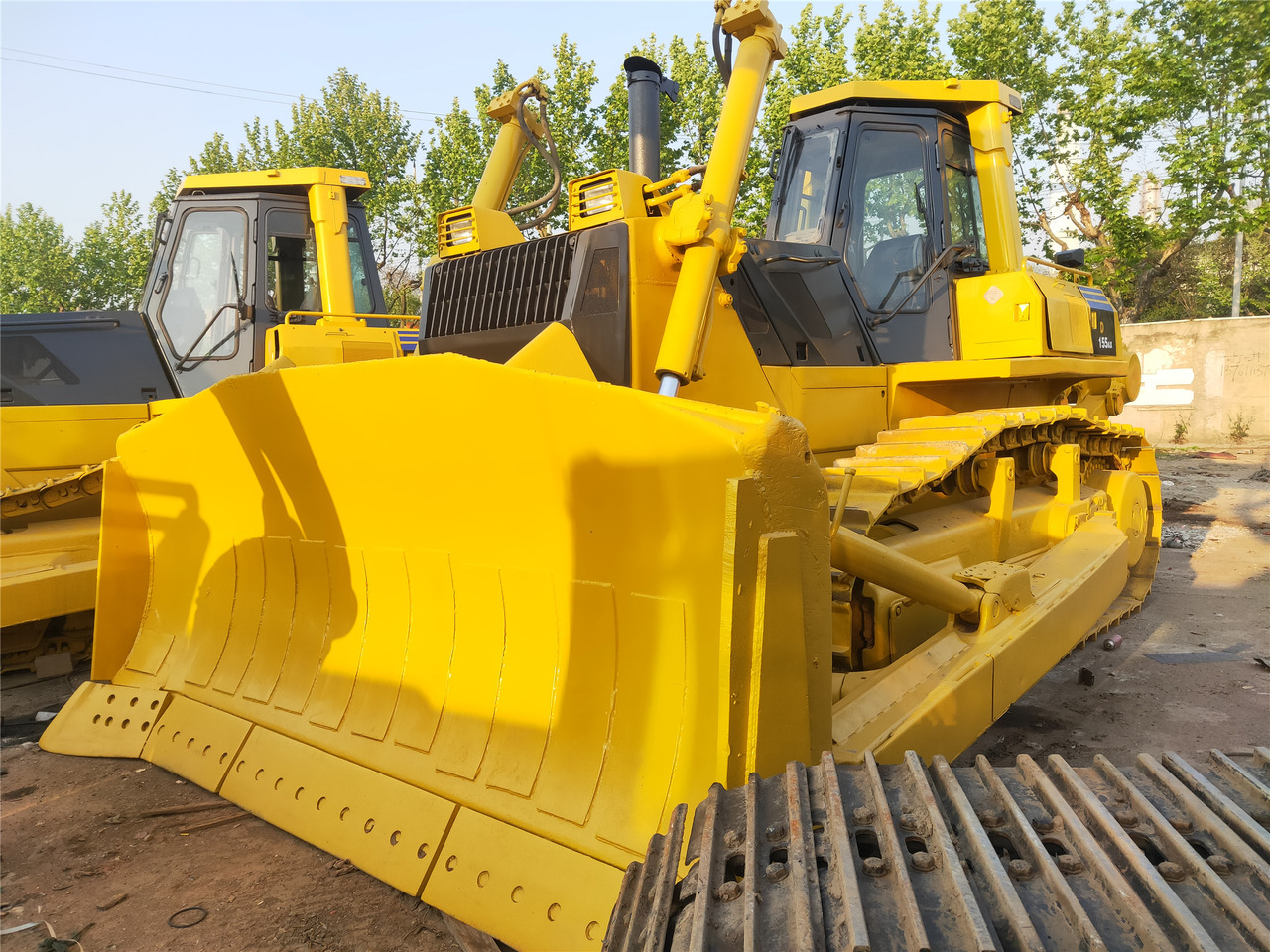 KOMATSU D155AX-5 - Bulldozer: picture 1 KOMATSU D155AX-5 - Bulldozer: picture 1
