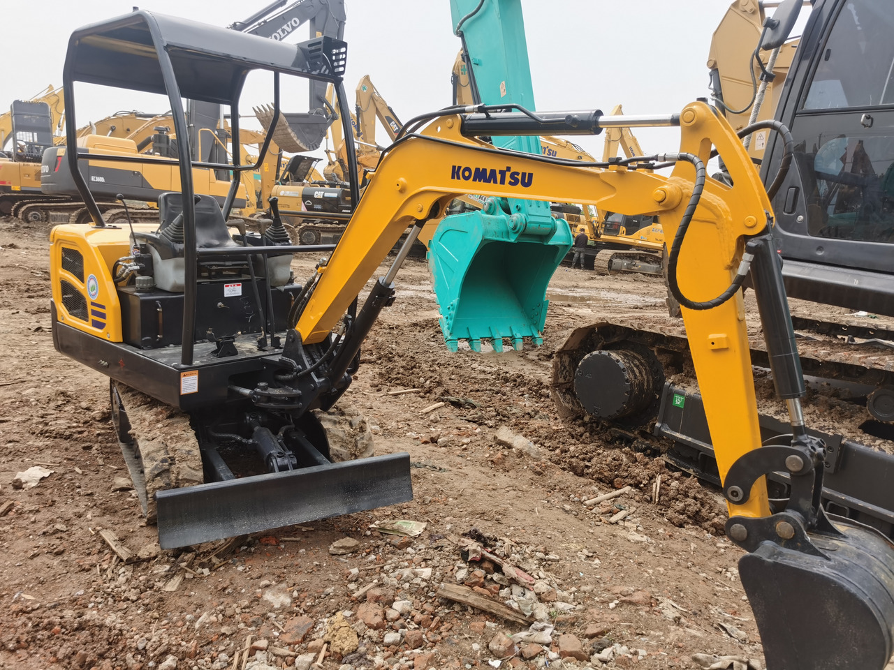 KOMATSU PC18MR - Crawler excavator: picture 3 KOMATSU PC18MR - Crawler excavator: picture 3