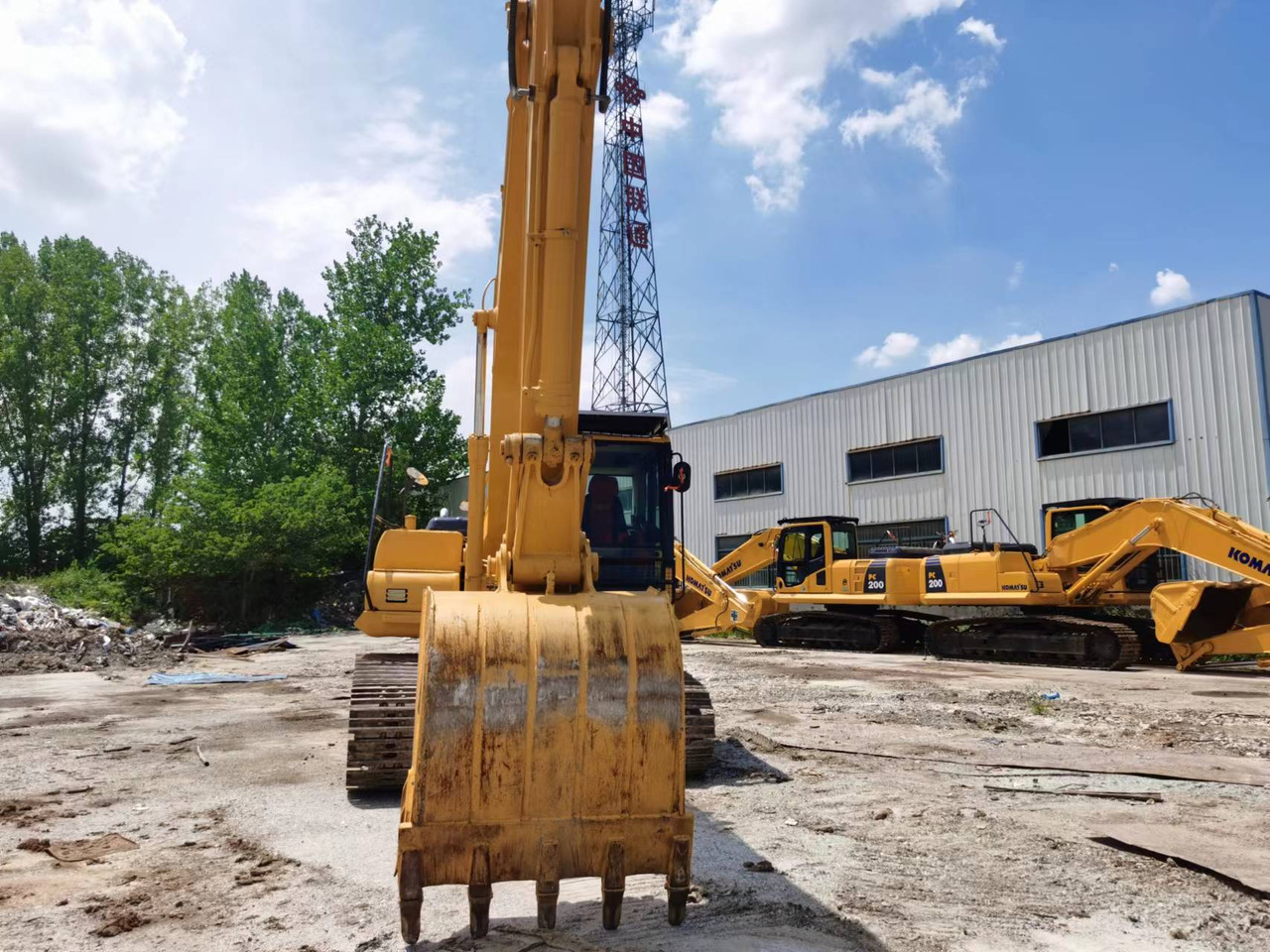 KOMATSU PC200-8 - Crawler excavator: picture 3 KOMATSU PC200-8 - Crawler excavator: picture 3