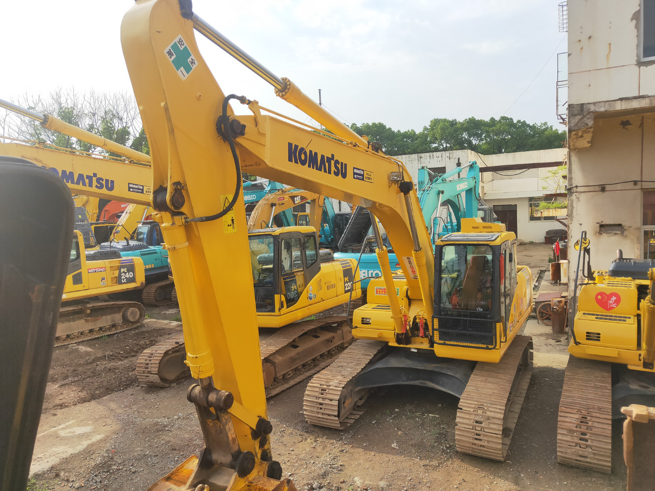 KOMATSU PC200L - Crawler excavator: picture 2 KOMATSU PC200L - Crawler excavator: picture 2