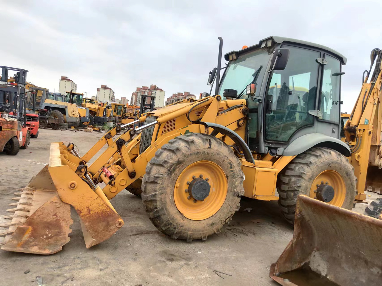 LIUGONG 777 - Backhoe loader: picture 1 LIUGONG 777 - Backhoe loader: picture 1