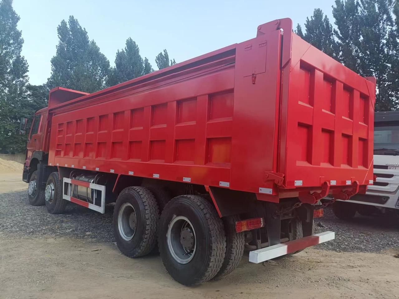 SINOTRUK HOWO 371 - Tipper: picture 4 SINOTRUK HOWO 371 - Tipper: picture 4