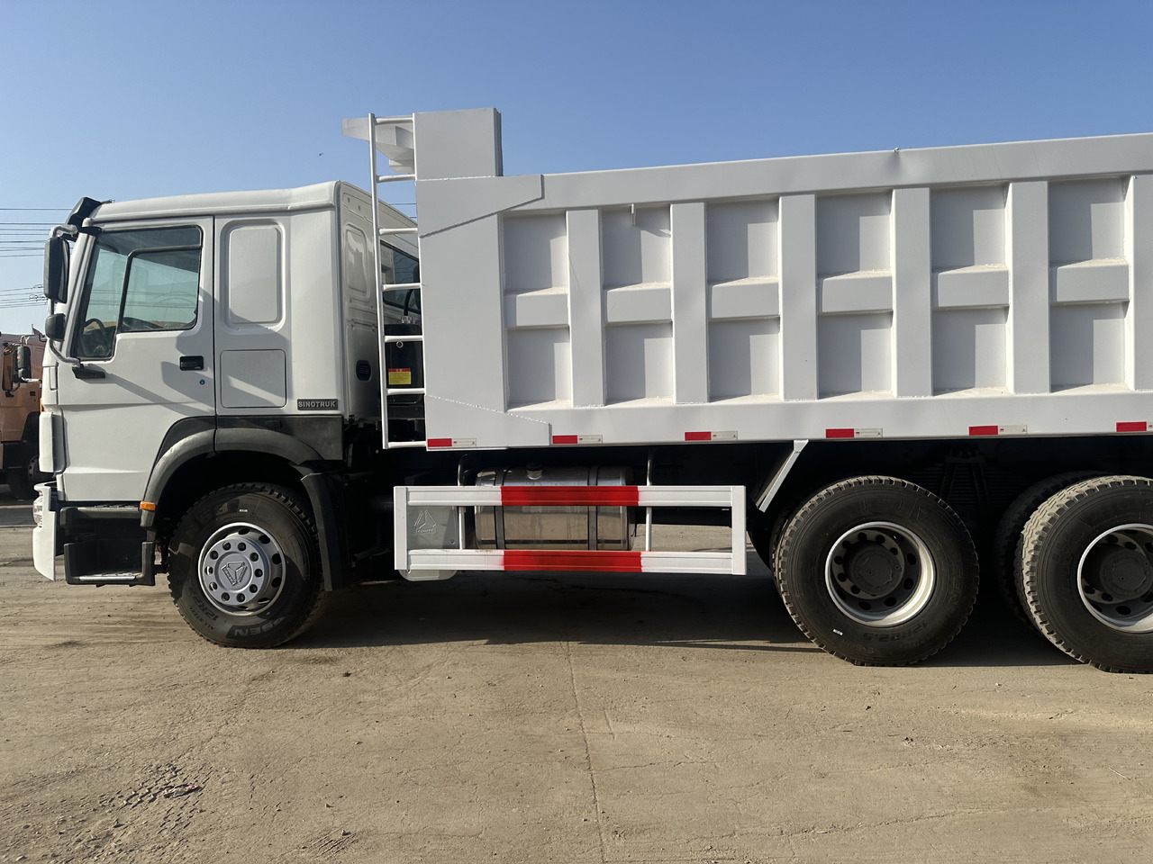 SINOTRUK HOWO 375 6X4 CLICK HERE FOR DISCOUNT - Tipper: picture 4 SINOTRUK HOWO 375 6X4 CLICK HERE FOR DISCOUNT - Tipper: picture 4