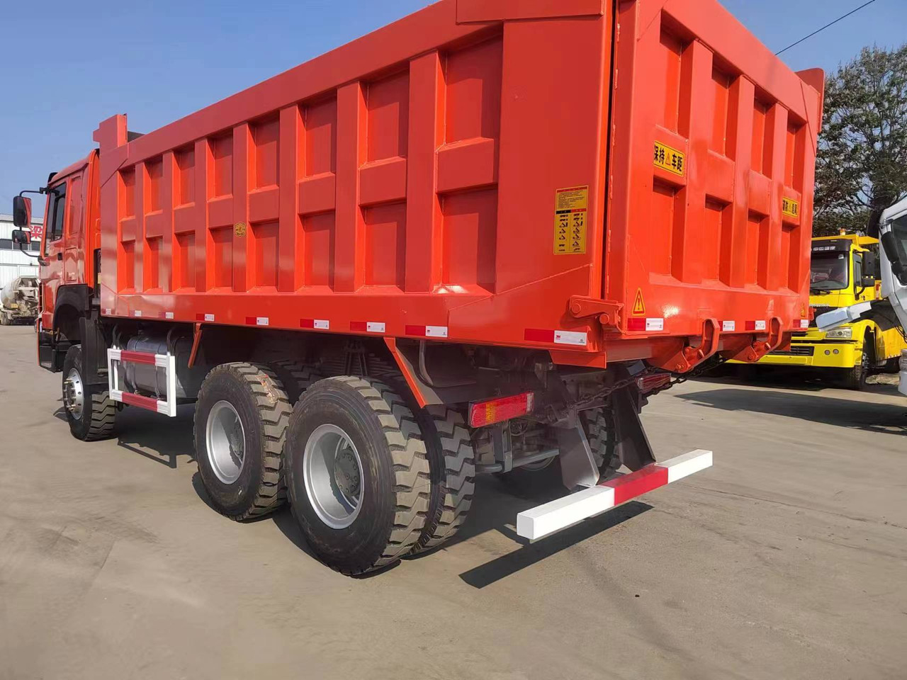 SINOTRUK HOWO 375 6X4 CLICK HERE FOR DISCOUNT - Tipper: picture 4 SINOTRUK HOWO 375 6X4 CLICK HERE FOR DISCOUNT - Tipper: picture 4