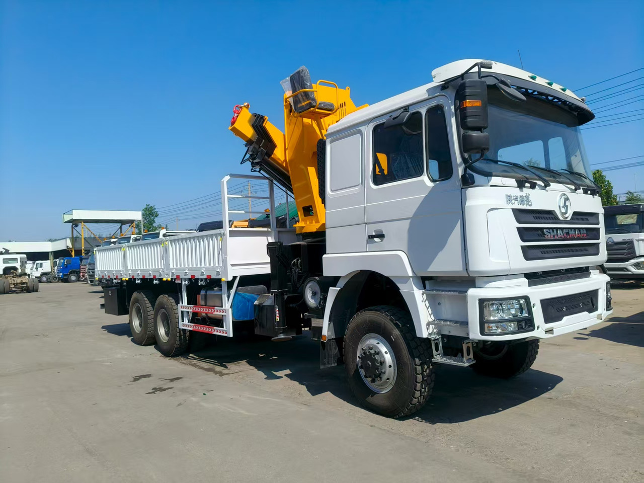 Shacman - Crane truck: picture 1 Shacman - Crane truck: picture 1
