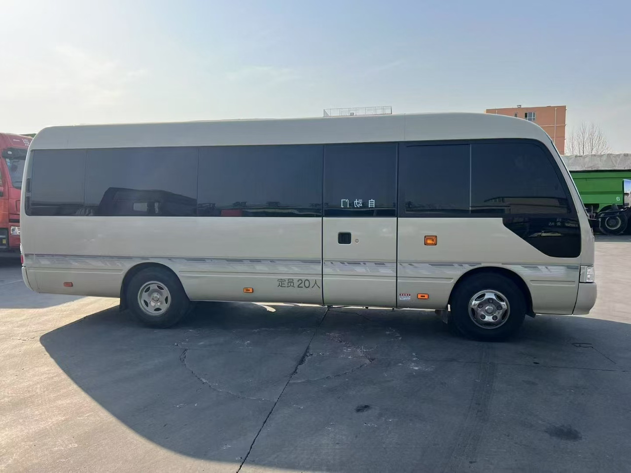TOYOTA Mini Bus 20 Seats - Coach: picture 3 TOYOTA Mini Bus 20 Seats - Coach: picture 3