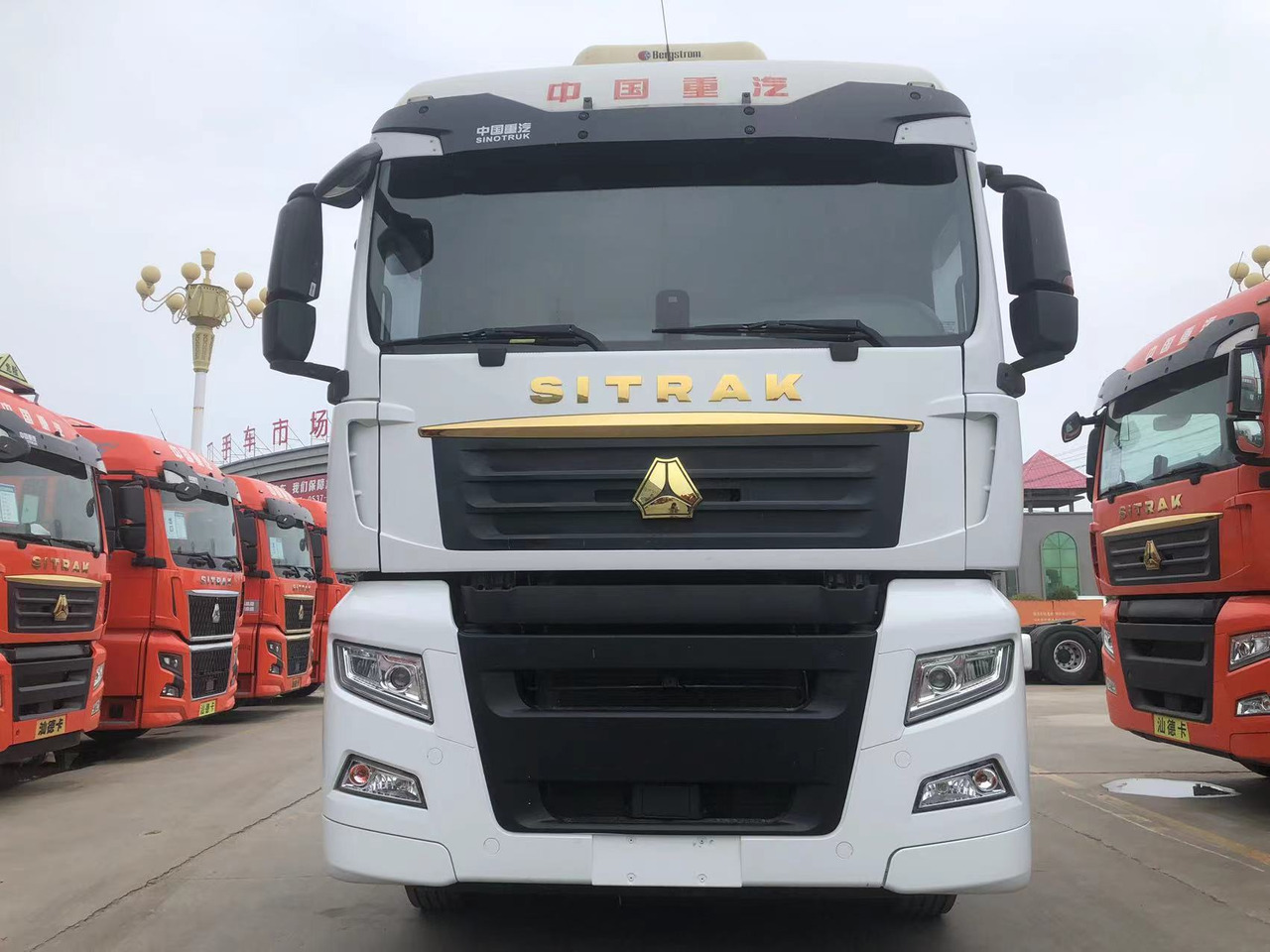 SINOTRUK Truck Unit C7H 4X2 Click Here for Discount - Tractor unit: picture 1 SINOTRUK Truck Unit C7H 4X2 Click Here for Discount - Tractor unit: picture 1