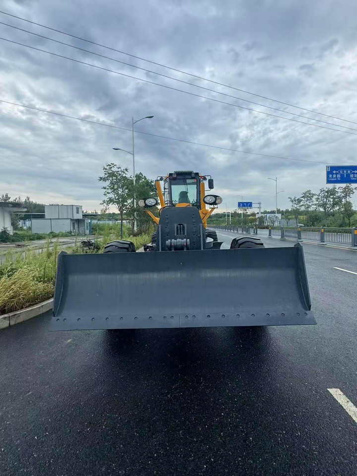 XCMG GR2153 Grader - Grader: picture 2 XCMG GR2153 Grader - Grader: picture 2