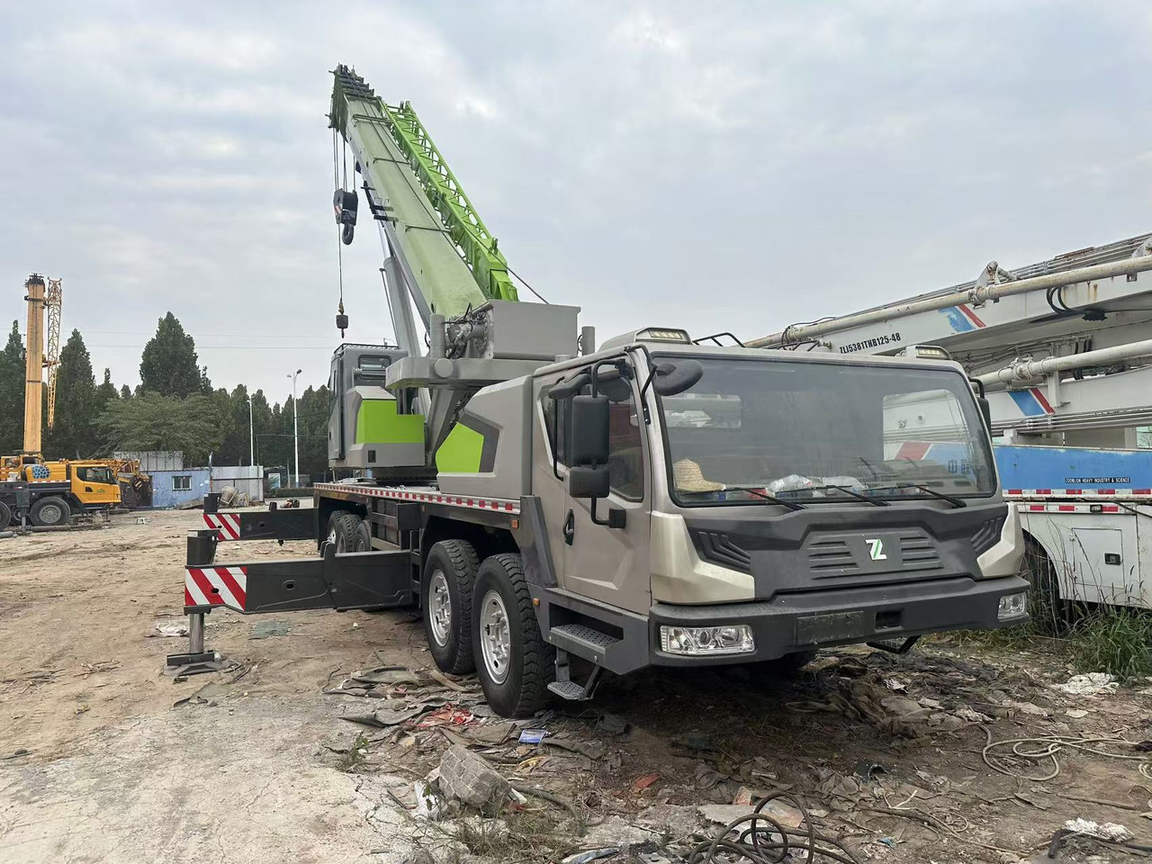ZOOMLION Crane 50Ton - All terrain crane: picture 4 ZOOMLION Crane 50Ton - All terrain crane: picture 4