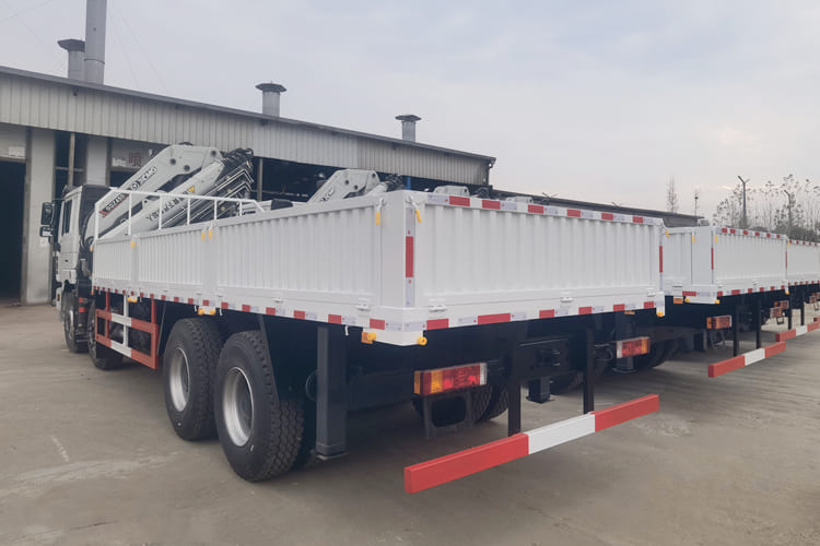SHACMAN SHACMAN 8x4 Truck Mounted Crane for Sale in Nigeria - Crane truck: picture 2 SHACMAN SHACMAN 8x4 Truck Mounted Crane for Sale in Nigeria - Crane truck: picture 2