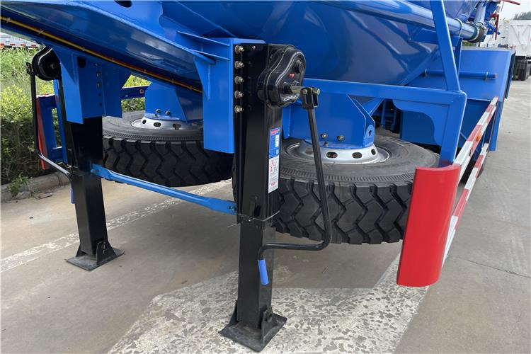 TITAN 30 CBM 50 Ton Cement Tanker Trailer for Sale In Tanzania - Silo semi-trailer: picture 4 TITAN 30 CBM 50 Ton Cement Tanker Trailer for Sale In Tanzania - Silo semi-trailer: picture 4