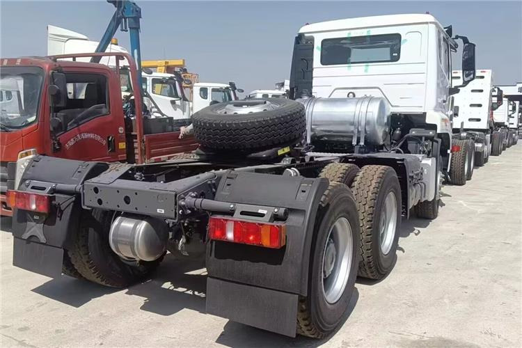 SINOTRUK Hohan NX Truck Price 371 hp 10 Wheeler for Sale In Tanzania - Tractor unit: picture 5 SINOTRUK Hohan NX Truck Price 371 hp 10 Wheeler for Sale In Tanzania - Tractor unit: picture 5
