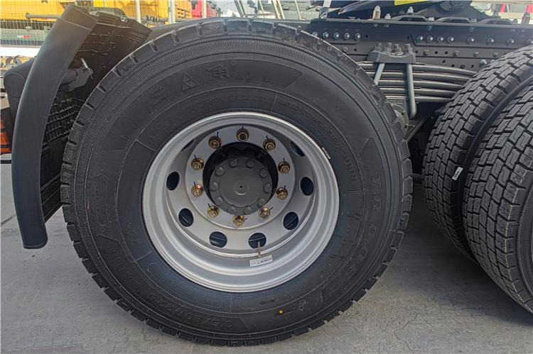 SINOTRUK Howo 6x4 Truck Price 380 HP Tractor Head for Sale In Zambia - Tractor unit: picture 3 SINOTRUK Howo 6x4 Truck Price 380 HP Tractor Head for Sale In Zambia - Tractor unit: picture 3