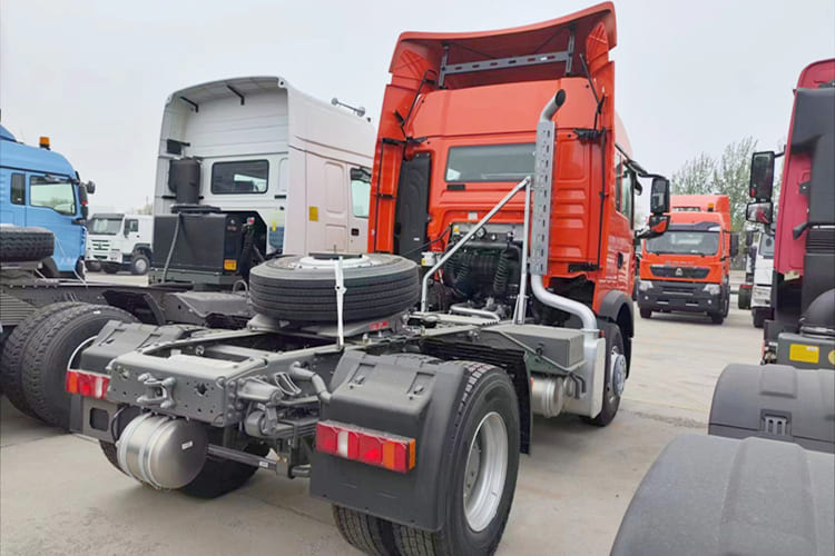 SINOTRUK Howo TX 390HP 4X2 Truck Head for Sale in Zimbabwe - Tractor unit: picture 3 SINOTRUK Howo TX 390HP 4X2 Truck Head for Sale in Zimbabwe - Tractor unit: picture 3
