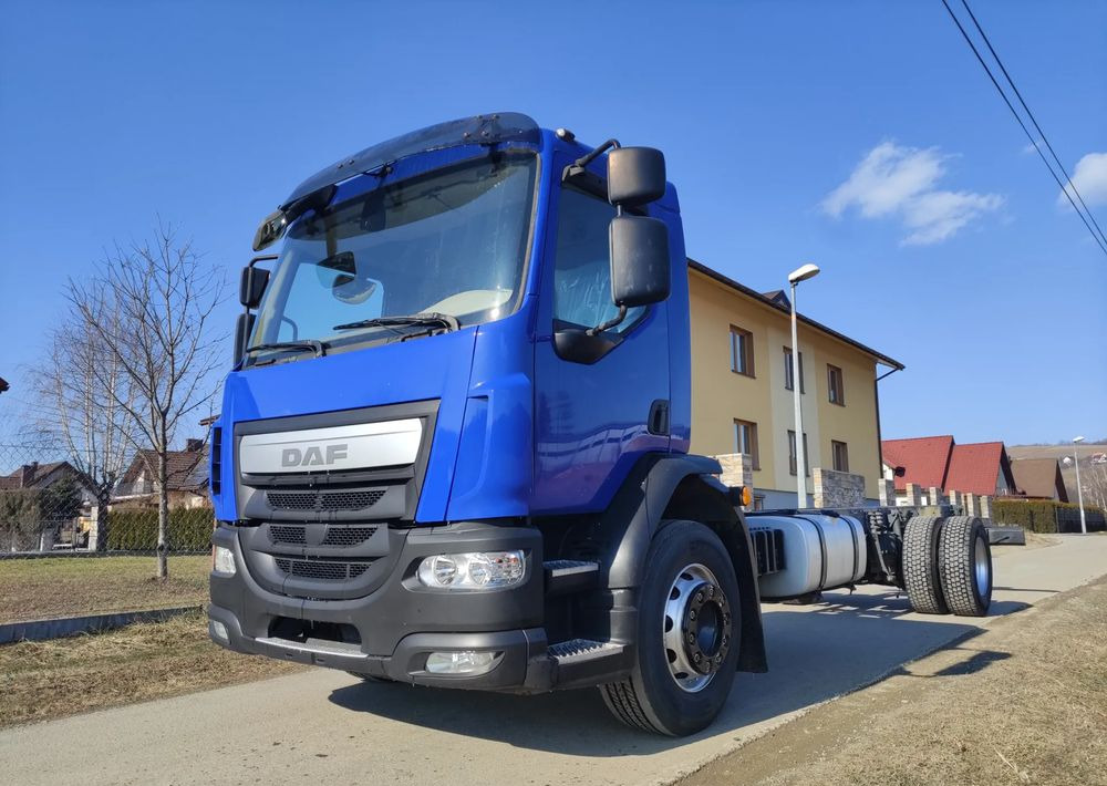 Box truck DAF LF 18.320 Kontener 20 palet: picture 8