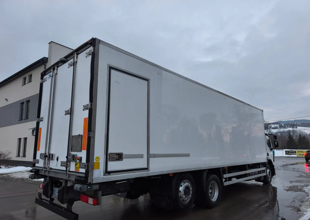 Renault PREMIUM 26.380 6X2 CHŁODNIA IZOTERMA 23 PALETY - Refrigerator truck: picture 4 Renault PREMIUM 26.380 6X2 CHŁODNIA IZOTERMA 23 PALETY - Refrigerator truck: picture 4